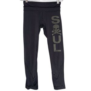 Lululemon x SoulCycle Women’s Size 4 Black Green Skull Cropped Leggings